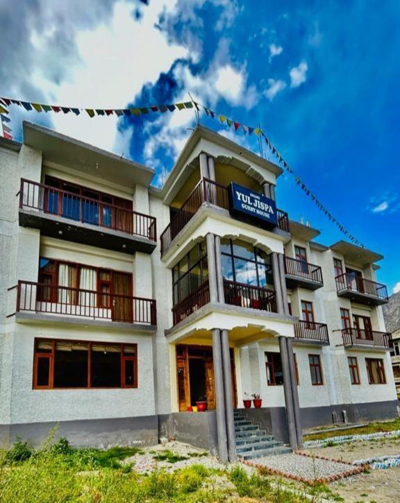 Anand Yul Jispa Hotel Kültér fotó